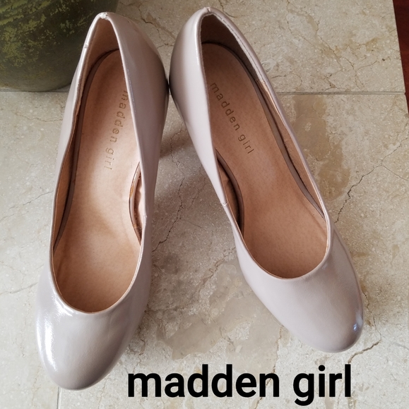Madden Girl Beige Pumps - Picture 2 of 6